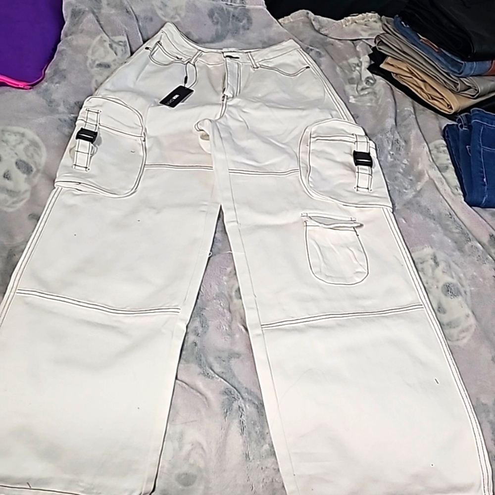 New cream cargo pant